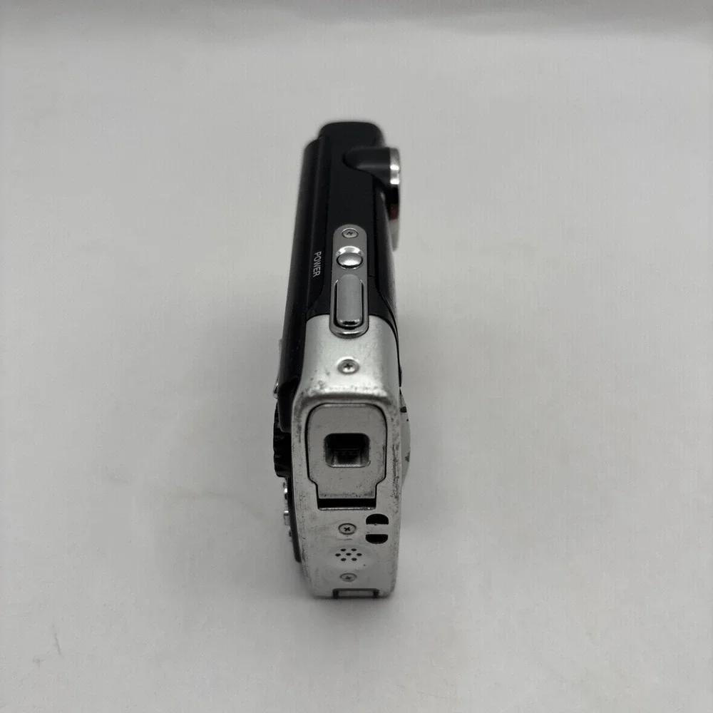 Olympus Stylus 790 SW Black Waterproof 7.1MP Digital Camera with 3x Optical Zoom